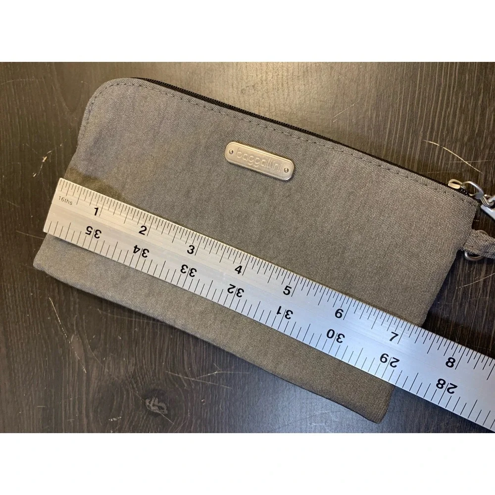 Baggallini Gray Wristlet Wallet RFID Card Holder Zip Pouch Small Travel 7